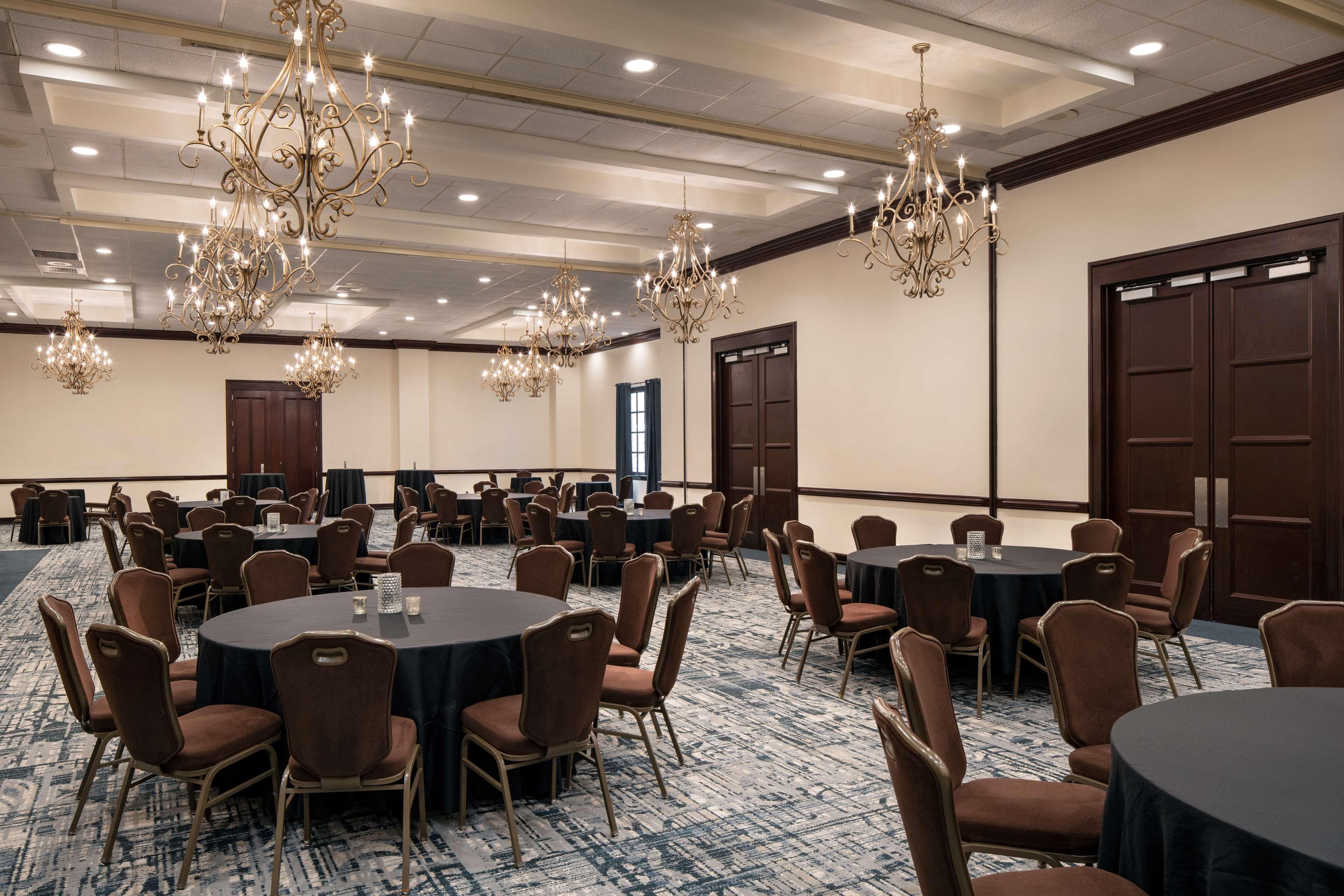 Embassy Suites By Hilton New Orleans Convention Center Exteriör bild