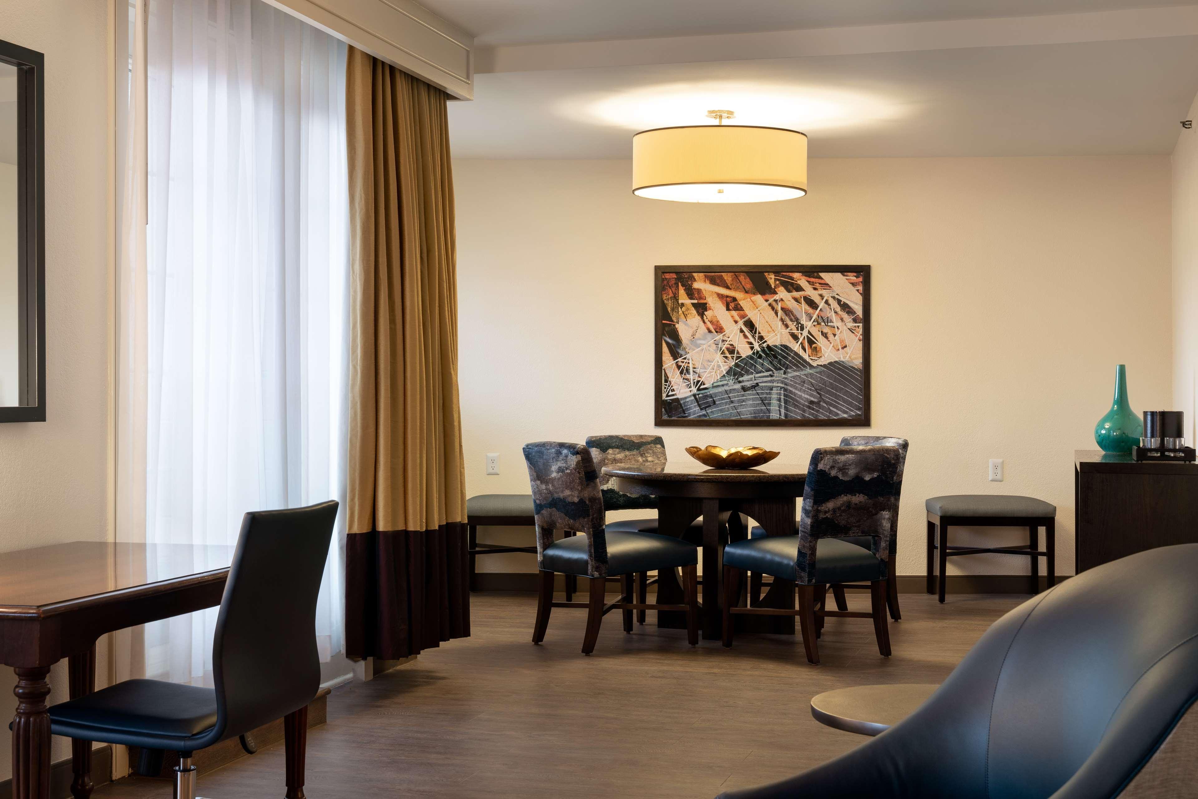 Embassy Suites By Hilton New Orleans Convention Center Exteriör bild