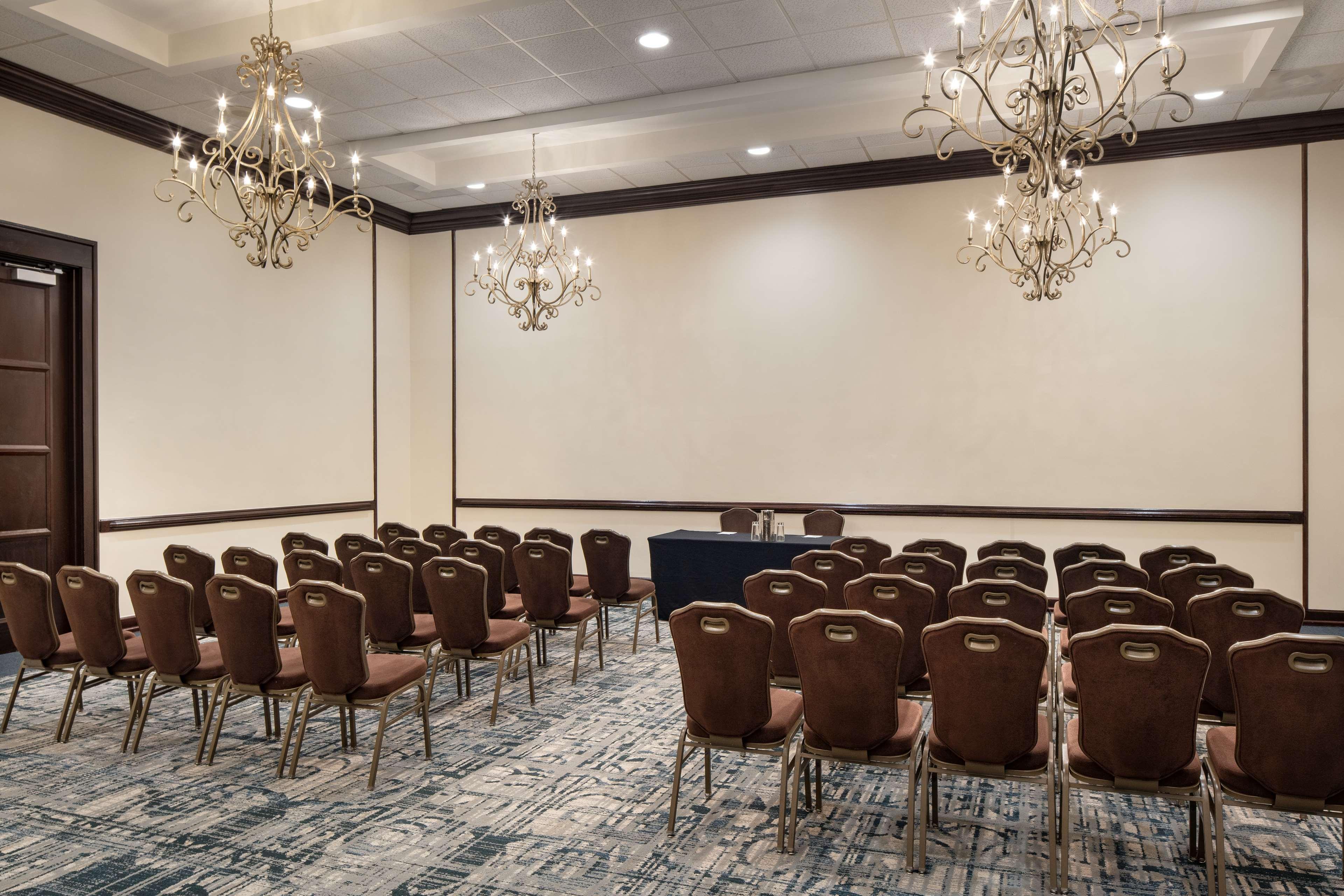 Embassy Suites By Hilton New Orleans Convention Center Exteriör bild