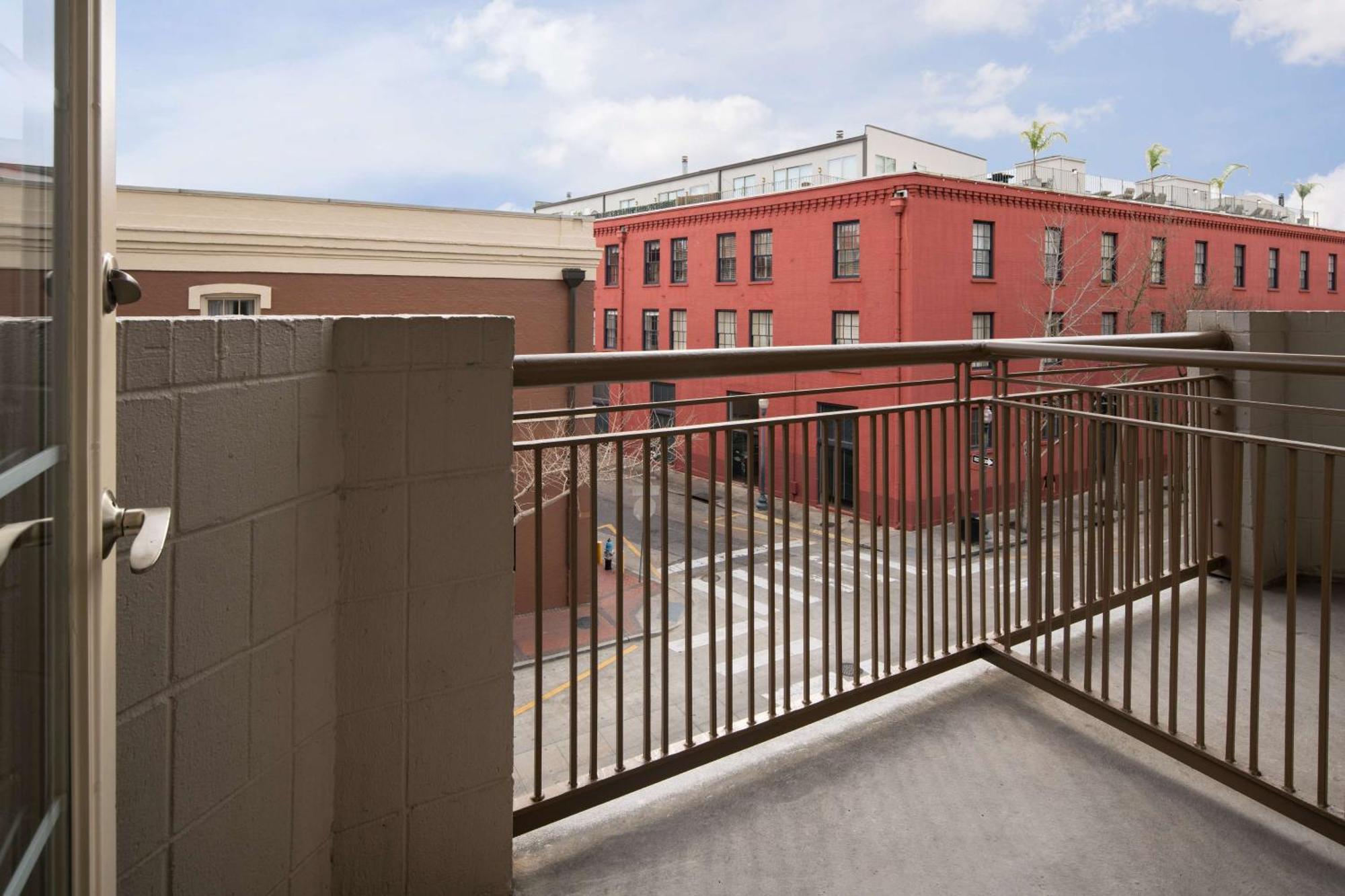 Embassy Suites By Hilton New Orleans Convention Center Exteriör bild